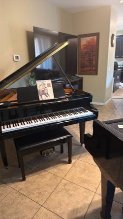 Samick SG-140A Baby Grand Piano (Mint)