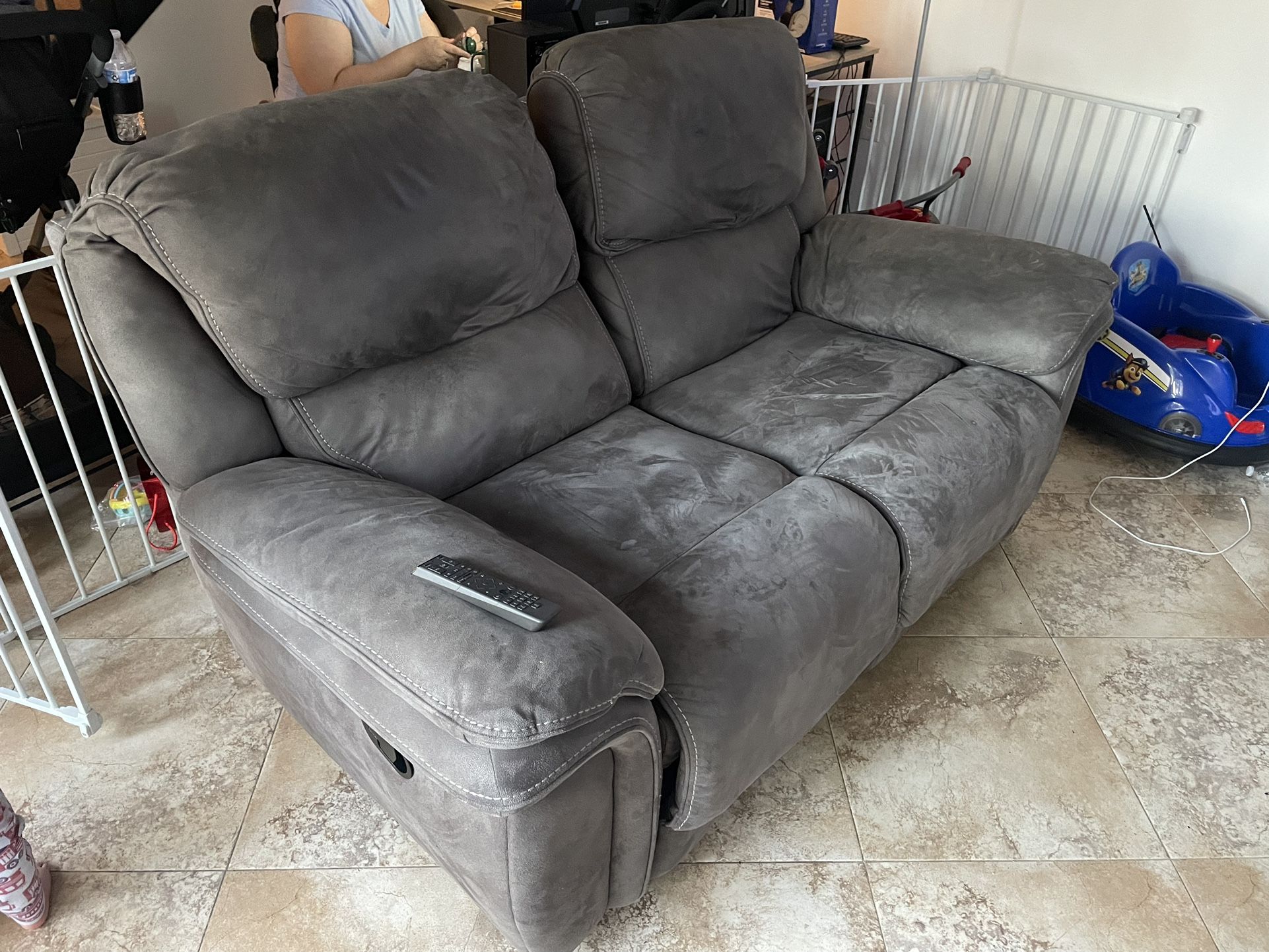 FREE COUCH LOVE SEAT RECLINER