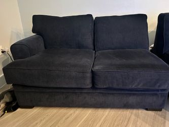 Couch blue