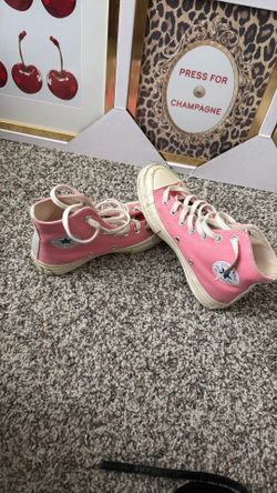 Tennis shoes