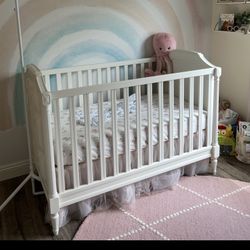 Pottery barn Blythe Upholstered Crib With Conversion Kit