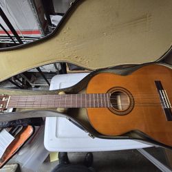 Yamaha G231 Guitar