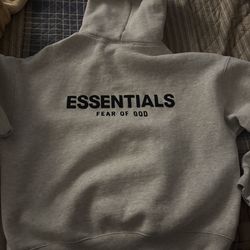 Essential hoodie