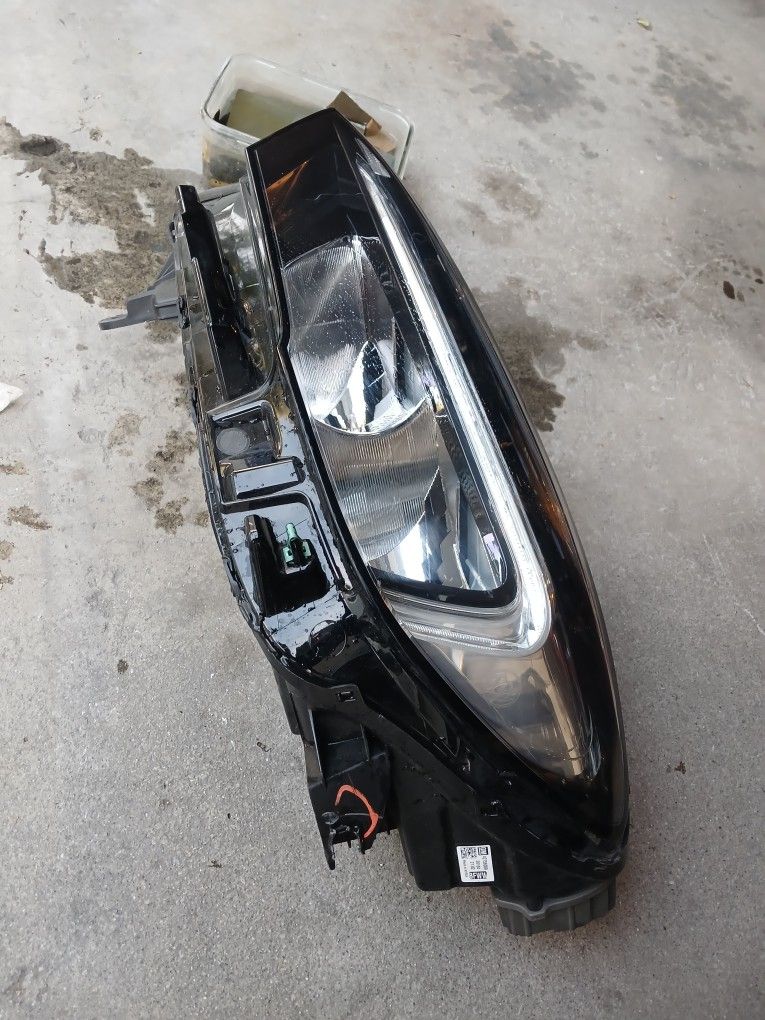 BUICK ENCORE HEADLIGHT 2021-2023 OEM  LEFT SIDE 