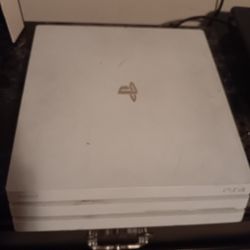 White PS4