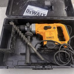 Dewalt D25600k Rotary Hammer Drill. Used in great condition drill bit included.