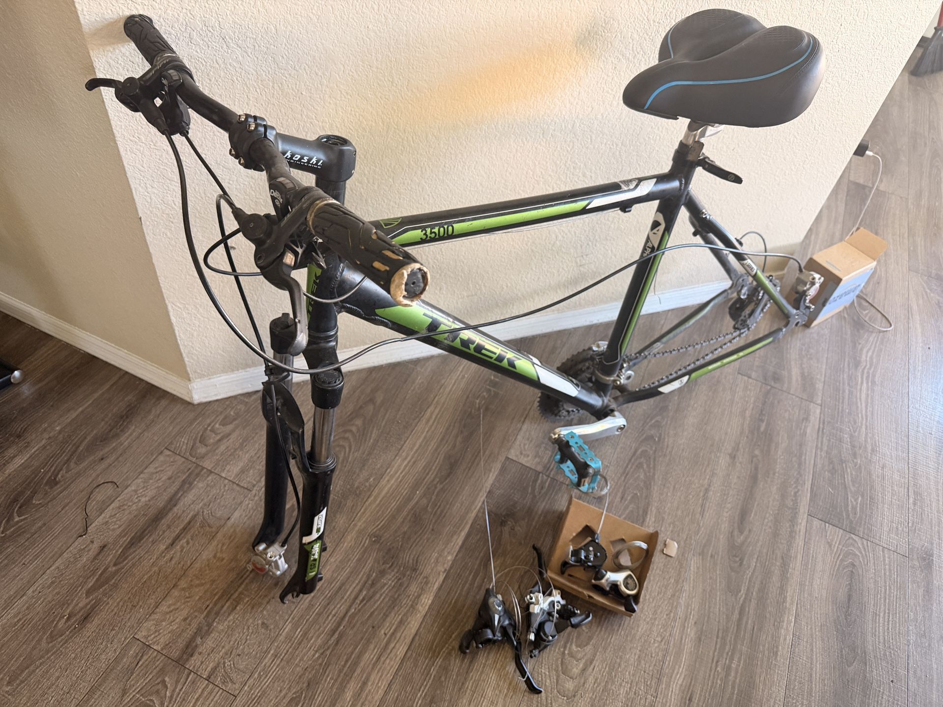 Trek 3500 Disc Brake mountain Bike