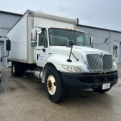 2011 International 4300 – 20′ Morgan Box + 3,300 lb Liftgate