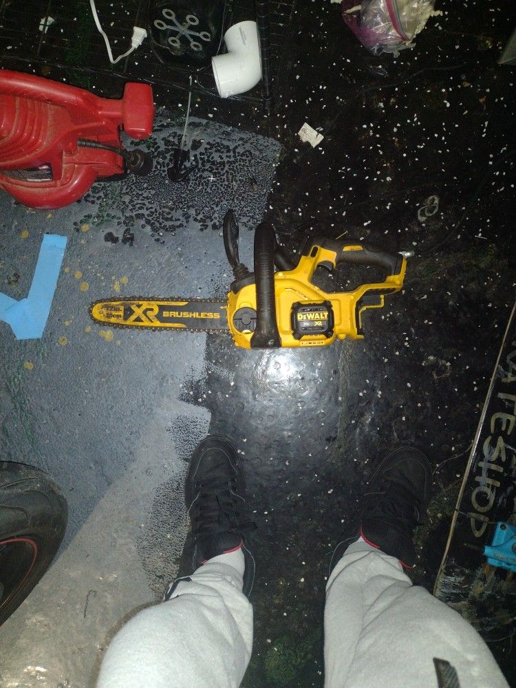 DeWalt Battery Powered Chainsaw
