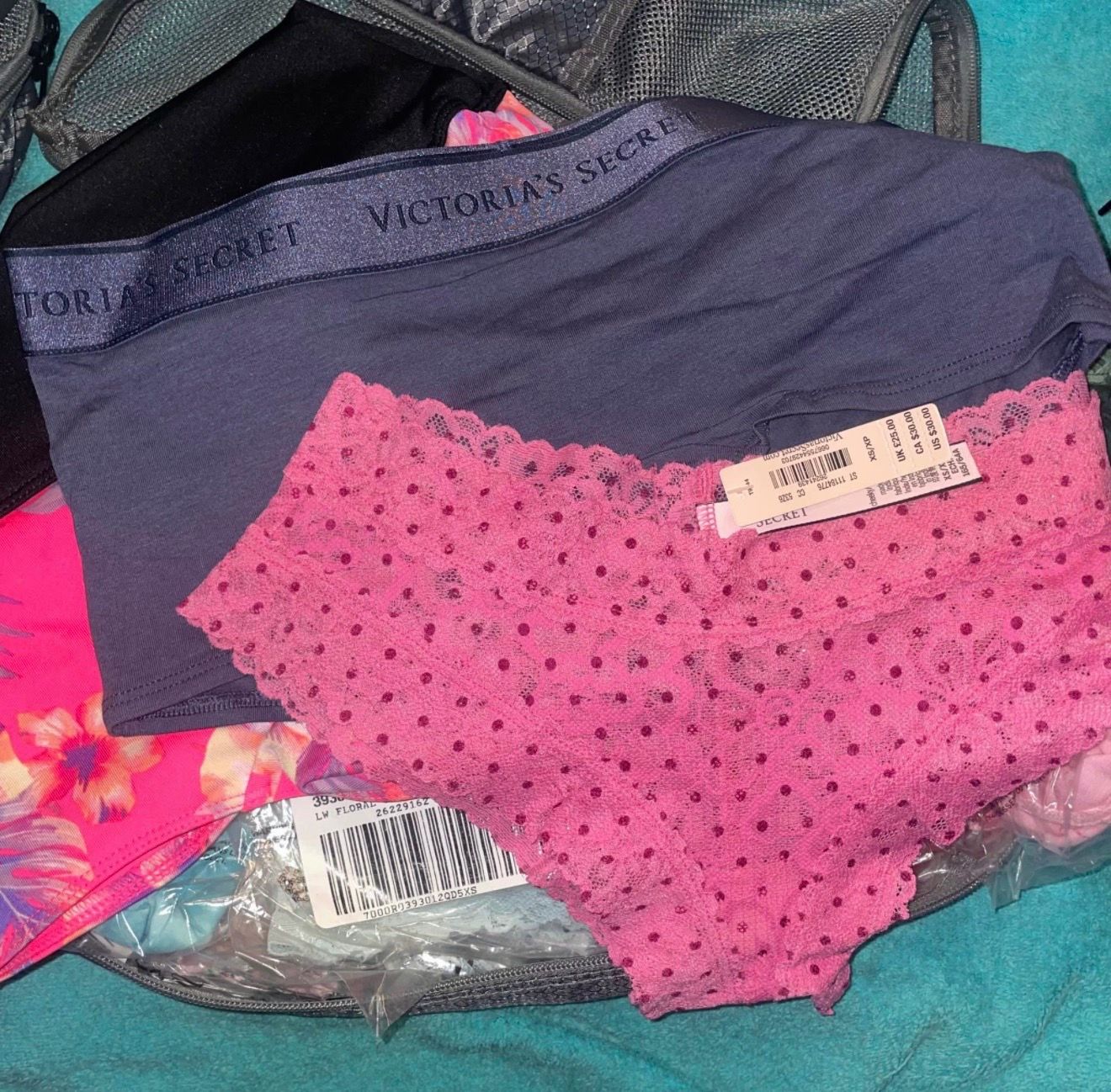 Victoria secret all sizes 20$