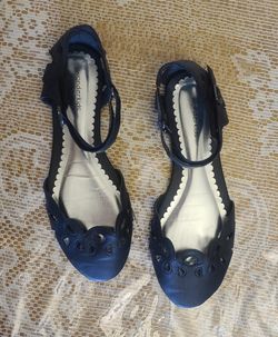 Size 4 Kids Flats (Black)