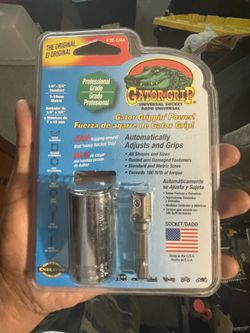 Gator Universal Socket