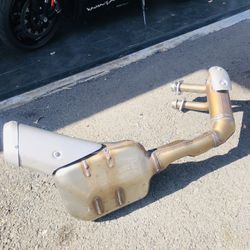 2023 R7 Stock Exhaust System OEM
