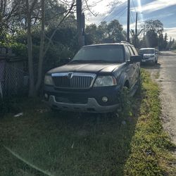 2004 Lincoln Navigator $500