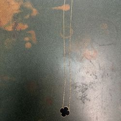 18k Van Cleef Chain
