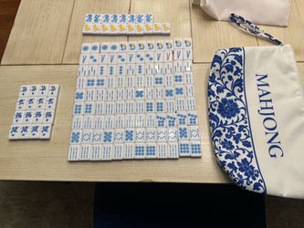 Beautiful Mahjong Tile Set – 142 Tiles – Engraved Blue Backs & Carrying Bag