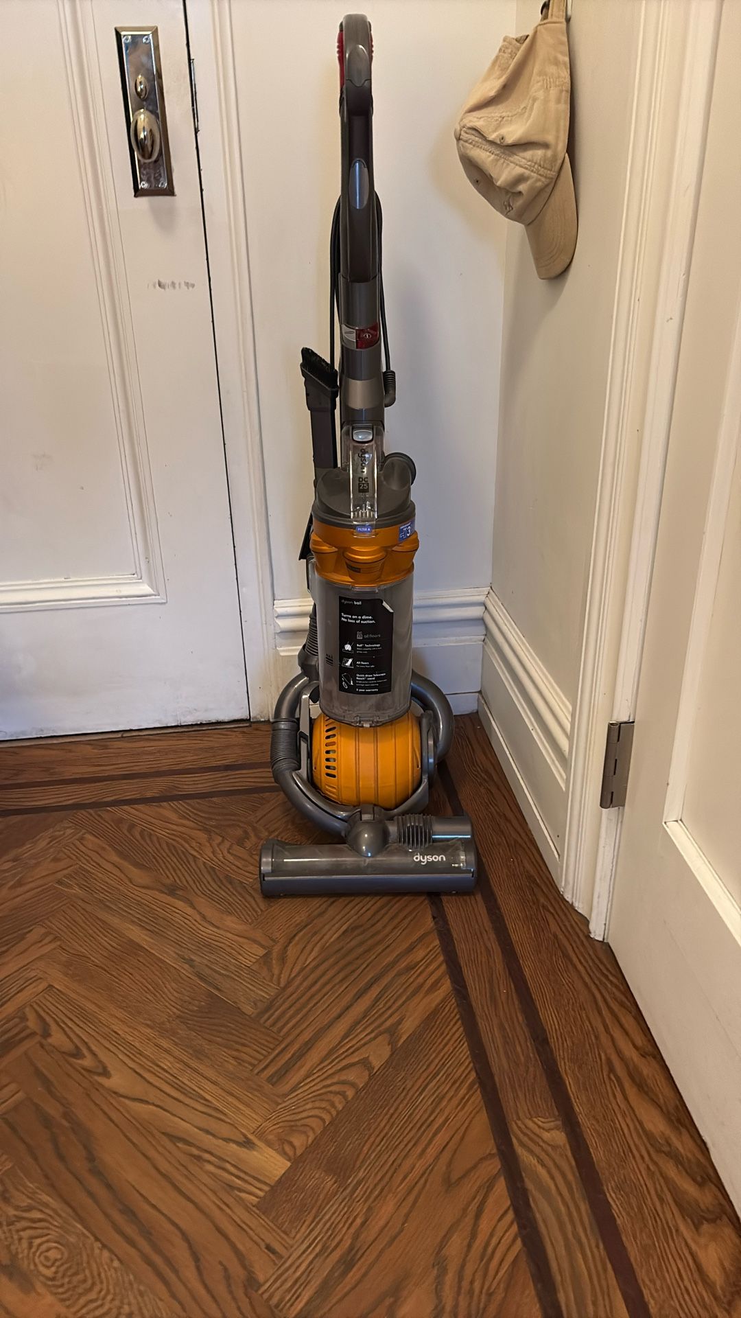Dyson DC25