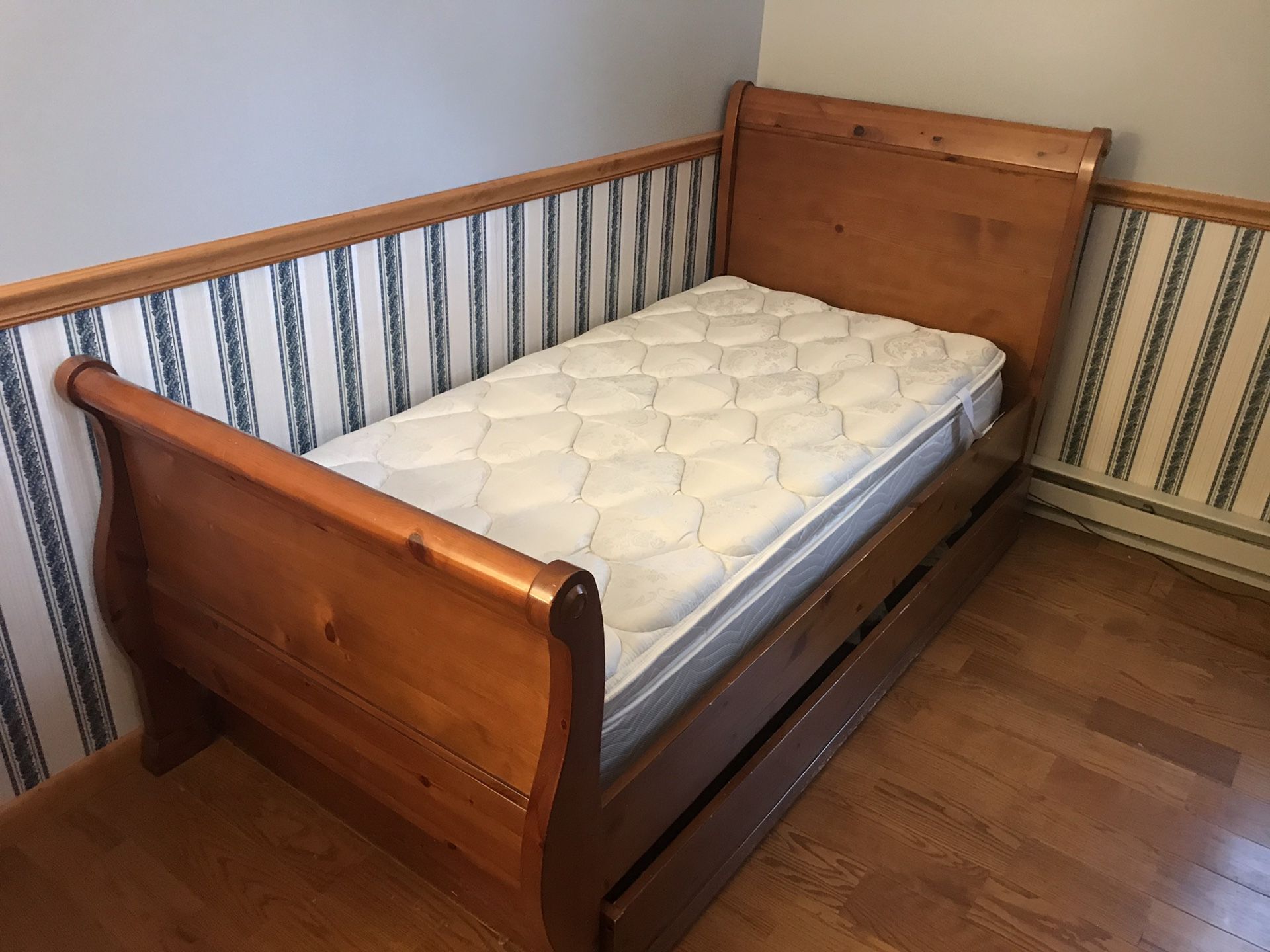 Pottery Barn Twin Trundle Sleigh Bed Solid Wood for Sale in