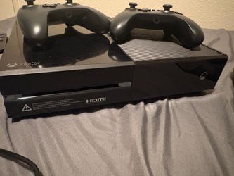 xbox one + 2 controllers