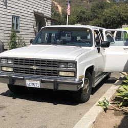 1991 Suburban.172k Miles 