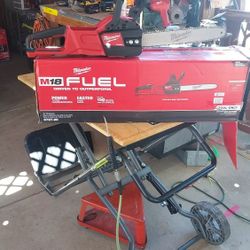 Milwaukee
Was  M18 FUEL 16 in. 18V
Lithium-lon Brushless Battery
Chainsaw (Tool-Only)
