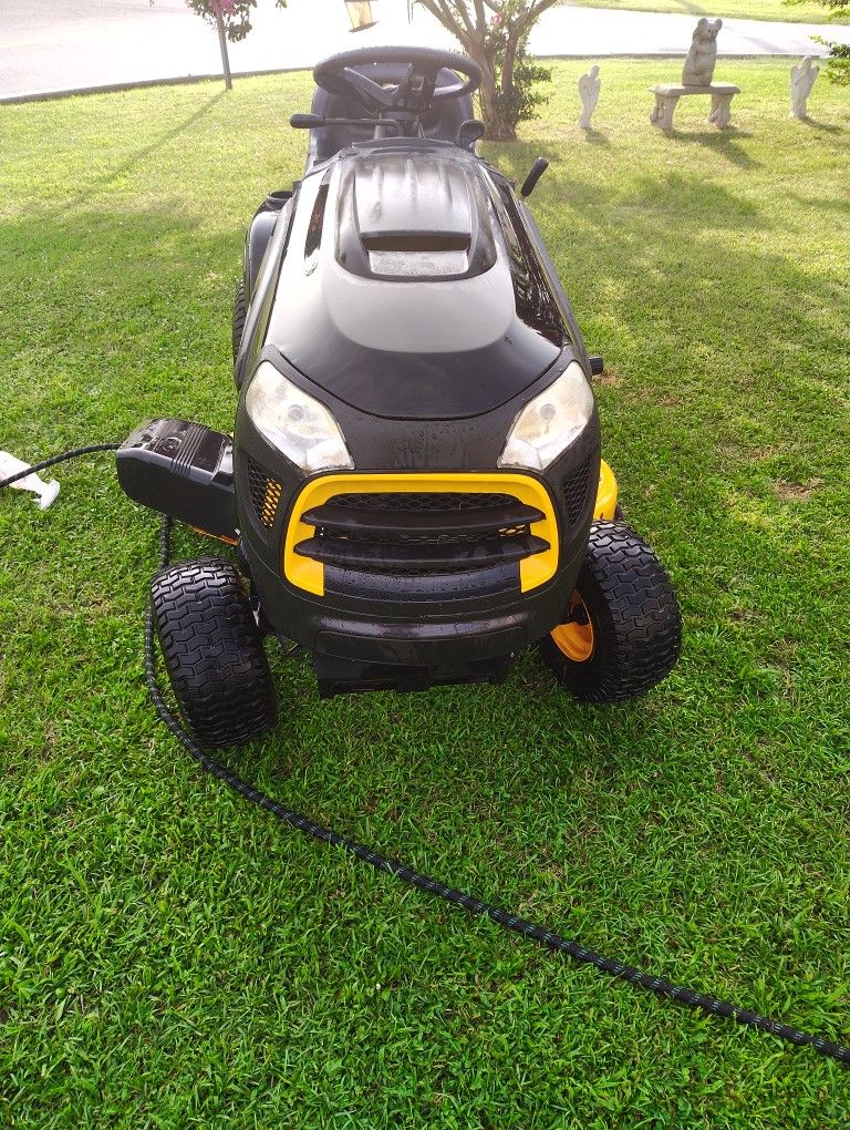 2019 WITH A 19HP INTEK BRIGGS ENGINE 42" DECK 