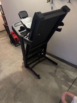 Horizon treadmill