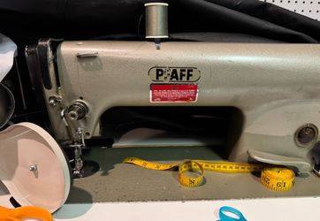 Pfaff Industrial Sewing Machine + Table + ½ HP Clutch Motor — Heavy-Duty Upholstery / Leather / Canvas
