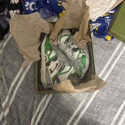 Gucci Sneakers High Top ( negotiable)