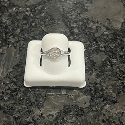 925 Sterling Silver Ring - VVS CZ - Size 6