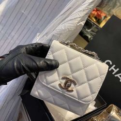 Chanel new white coin purse ， Chanel new bag 