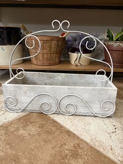 Primitive rustic farmhouse-style planter wooden and iron box/basket