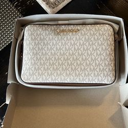 Michael Kors Crossbody