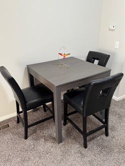 Counter Height Dining Table with 4 Chairs