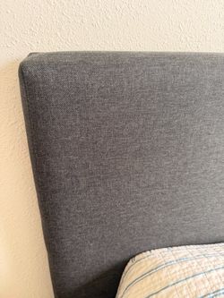 Upholstered Queen Bed Frame with 4 Storage Drawers