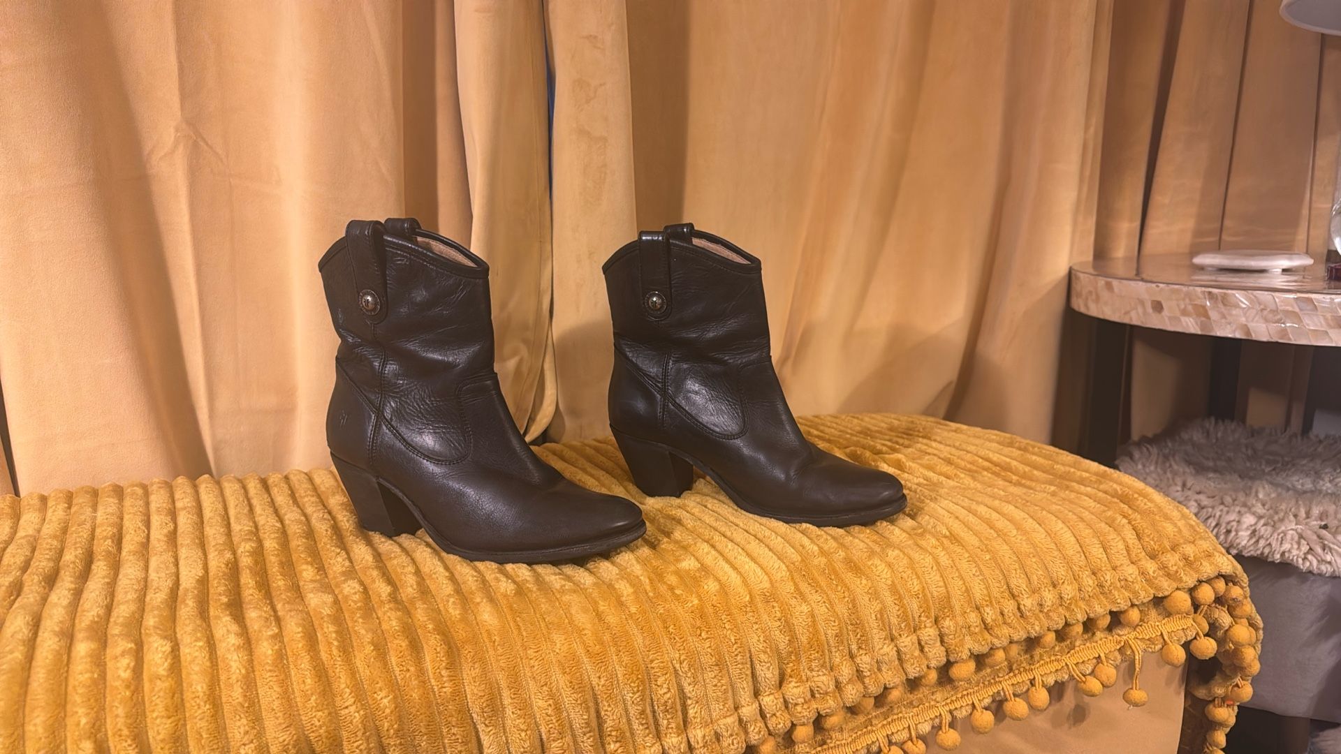 FRYE Jackie Button Short Black Leather Boot Size 7.5