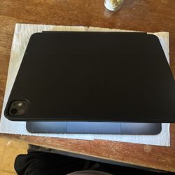 iPad 13 M4 Magic Keyboard 