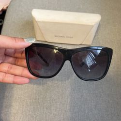 Michael KORS SUNGLASSES W/ Case
