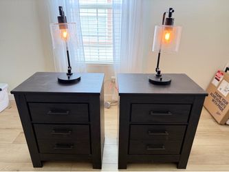 Matching Bedroom Set: 2 Nightstands & 2 Glass/Metal Lamps