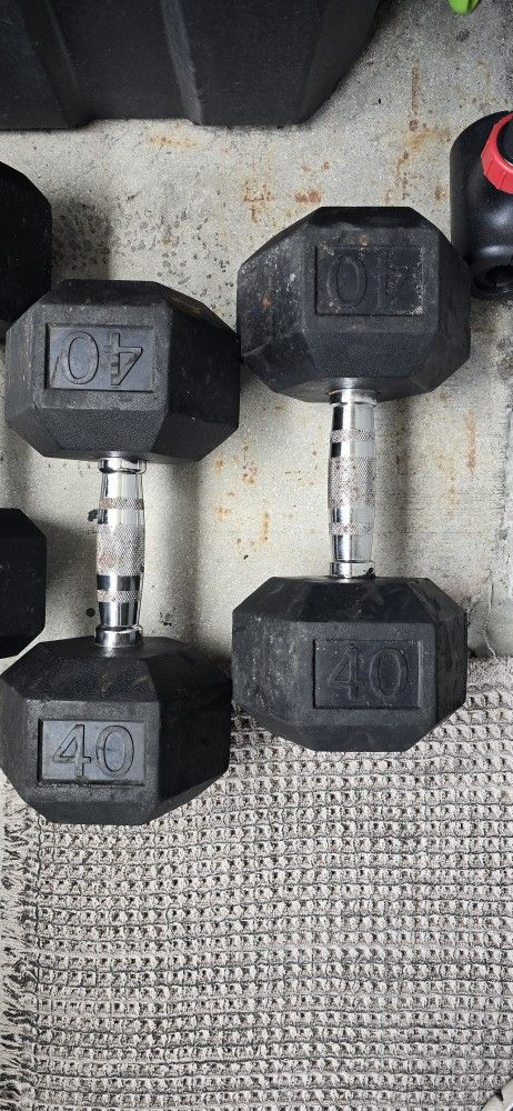 SET OF DUMBBELLS 40 POUNDS ...PESAS