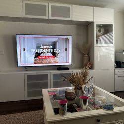 White Entertainment Set