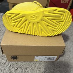 Ugg Size 1 Kids Shoe
