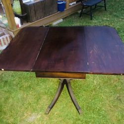 Antique Duncan Phyfe Drop Leaf Table 
