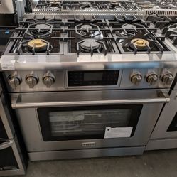 Thor Kitchen TRG3601
36 Inch Freestanding Professional Gas Range 