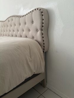 Queen size bed
