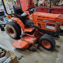 Kubota B6200 HST 4 Wheel Drive Tractor