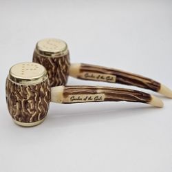 Vtg Salt & Pepper Shakers- Plastic- Smoking pipes