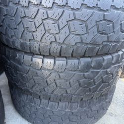 3 used tires 35x11.50r17 Toyo at3 🤑free installation ‼️