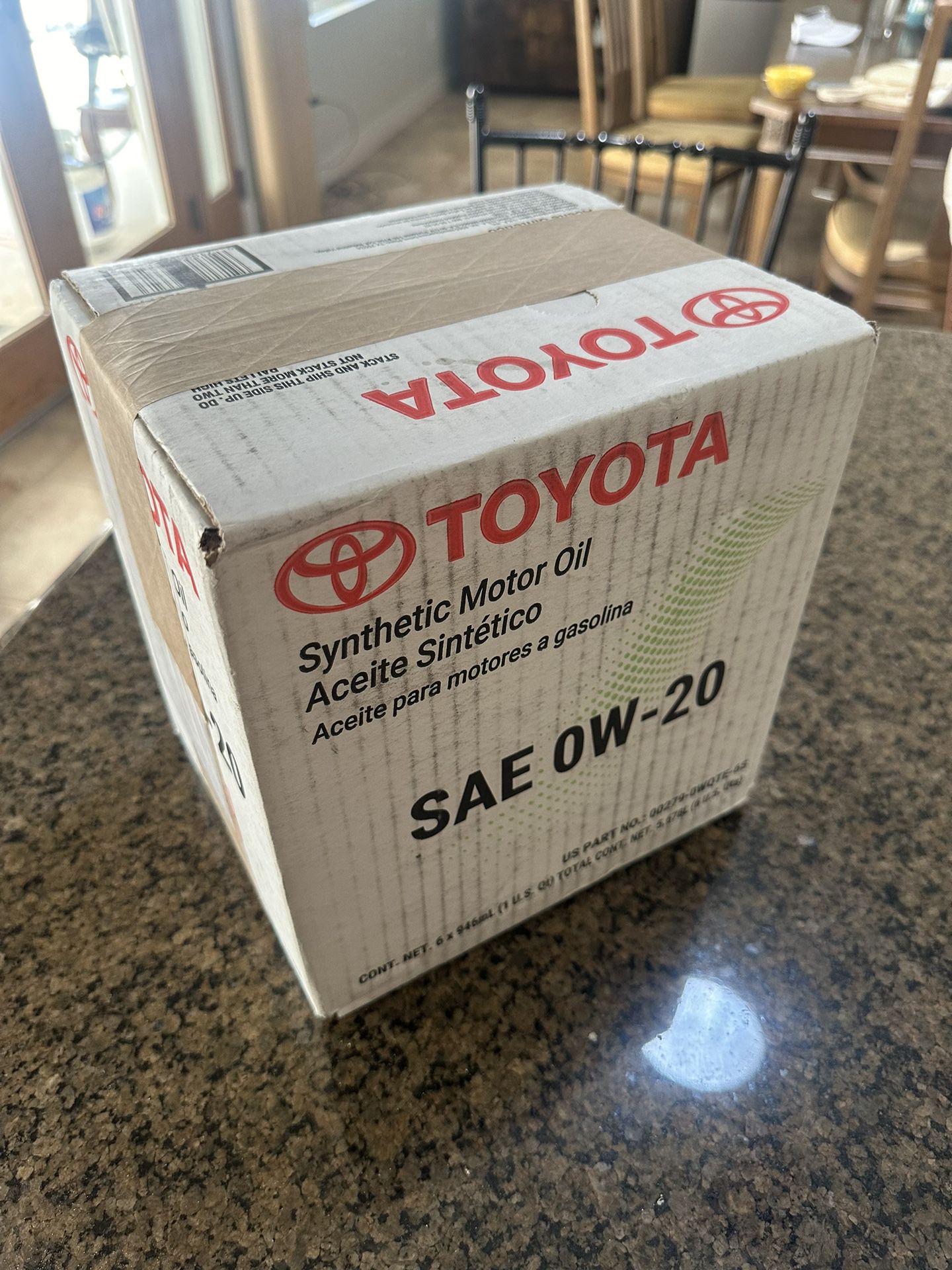 New Toyota Genuine 0W-20 Synthetic Motor Oil, 6 Qts (Factory Sealed)
