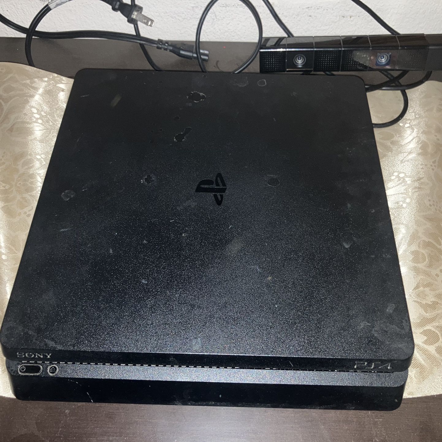 PS4 1TB SLIM with Sony PlayStation Camera 
